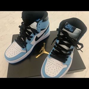 Nike Air Jordan’s 1 mid retro- New in box
